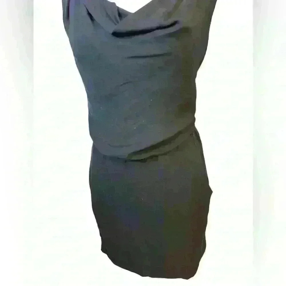 THEORY BLACK Dreas with Unique Neckline and Pockets 🖤 - Picture 2 of 10